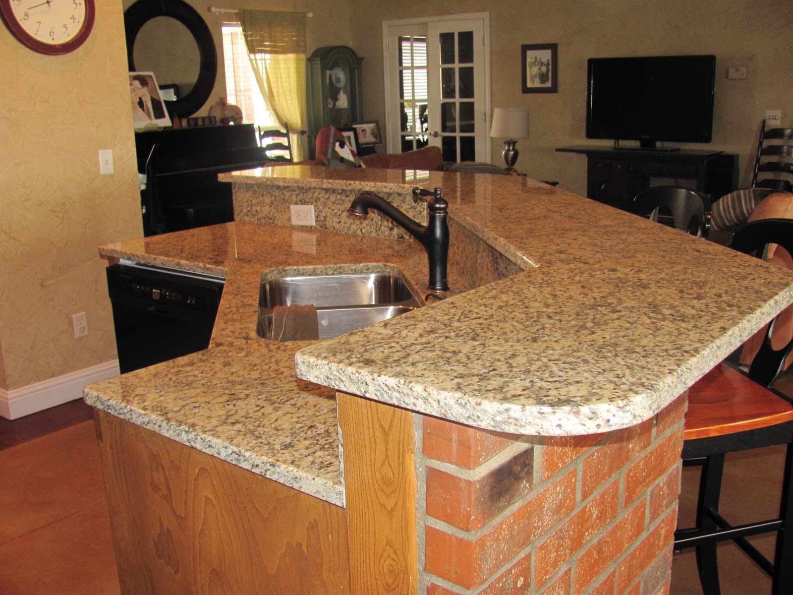RobinStar Quilting New Granite Counter Tops!!!